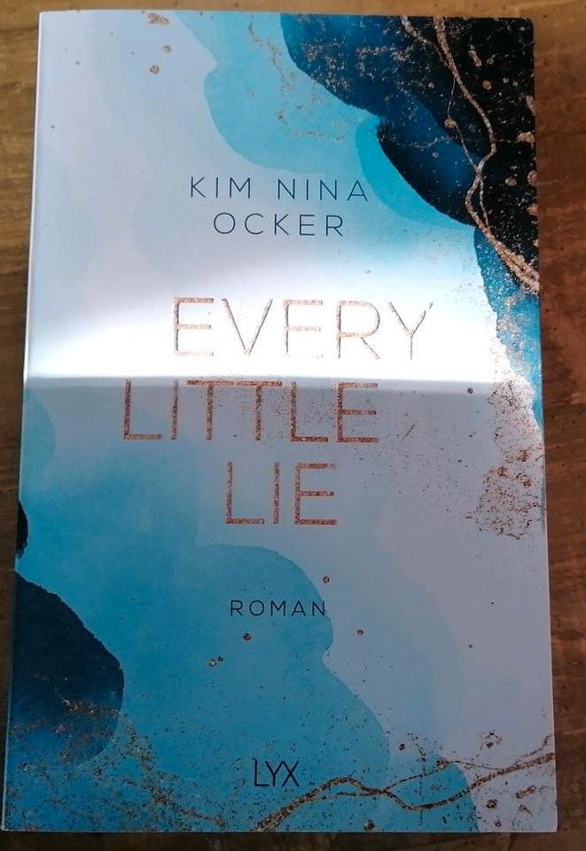 "Every little Secret" + "Every little Lie" von Kim Nina Ocker in Bremen