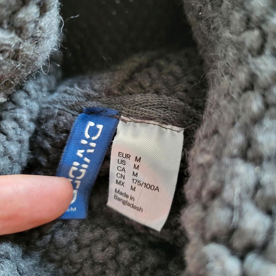 Paket Pulli Pullover Cardigan Review H&M Größe M S in Düsseldorf