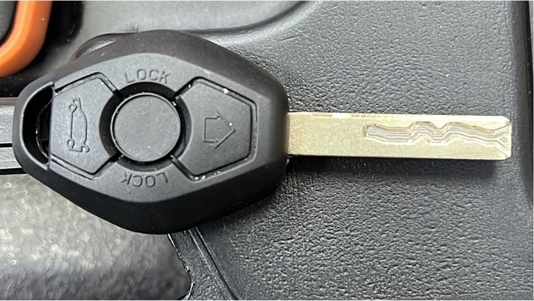 BMW Funkschlüssel anlernen  Ersatzschlüssel Kosten (+ Keyless Go)