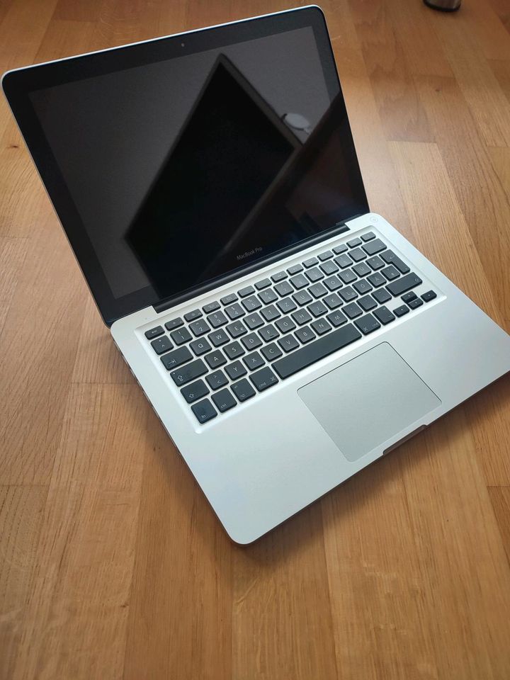 MacBook Pro 13,3 inch (2012) in Originalverpackung für Bastler in Hamburg