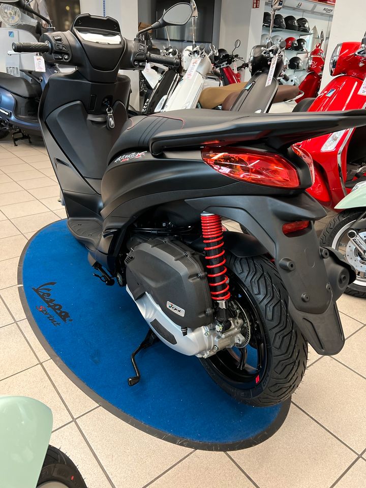 Neu! Piaggio Medley 125 S ABS Euro5 schwarz meteora Roller in Freiburg im Breisgau