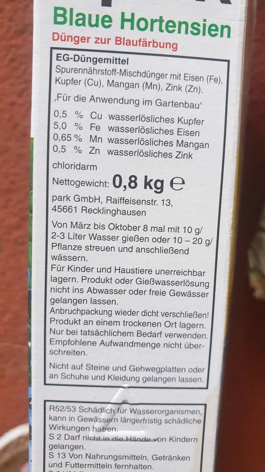 Dünger für blaue Hortensien in Breckerfeld