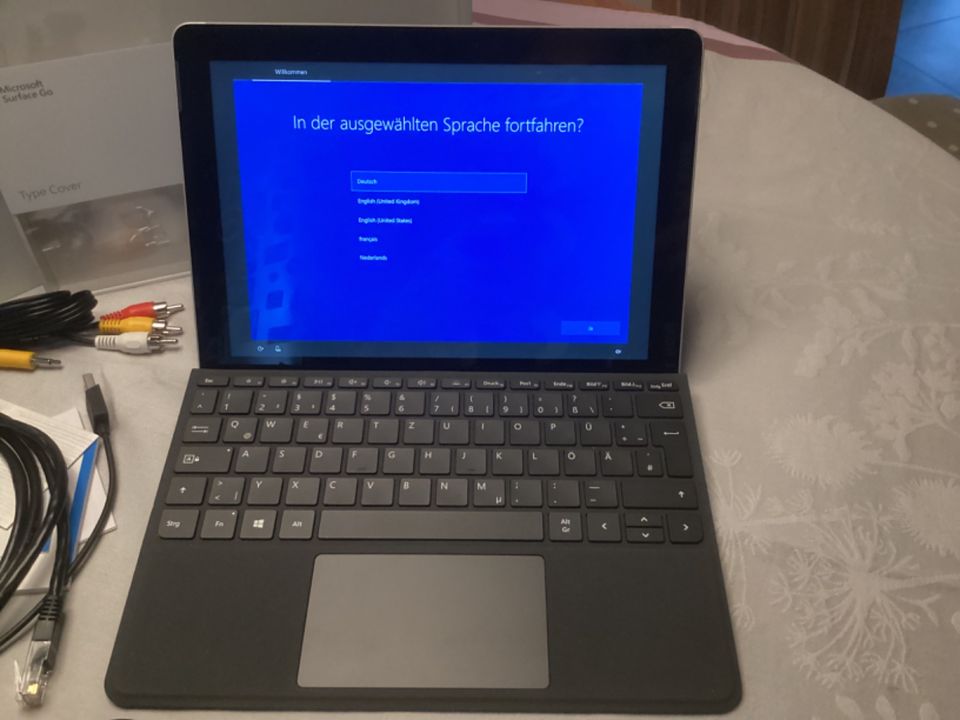 Microsoft Surface Tablet Go 4GB/64GB Intel in Ginsheim-Gustavsburg