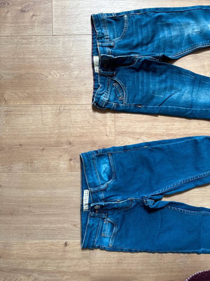 Jeans Mädchen 110 in Gifhorn