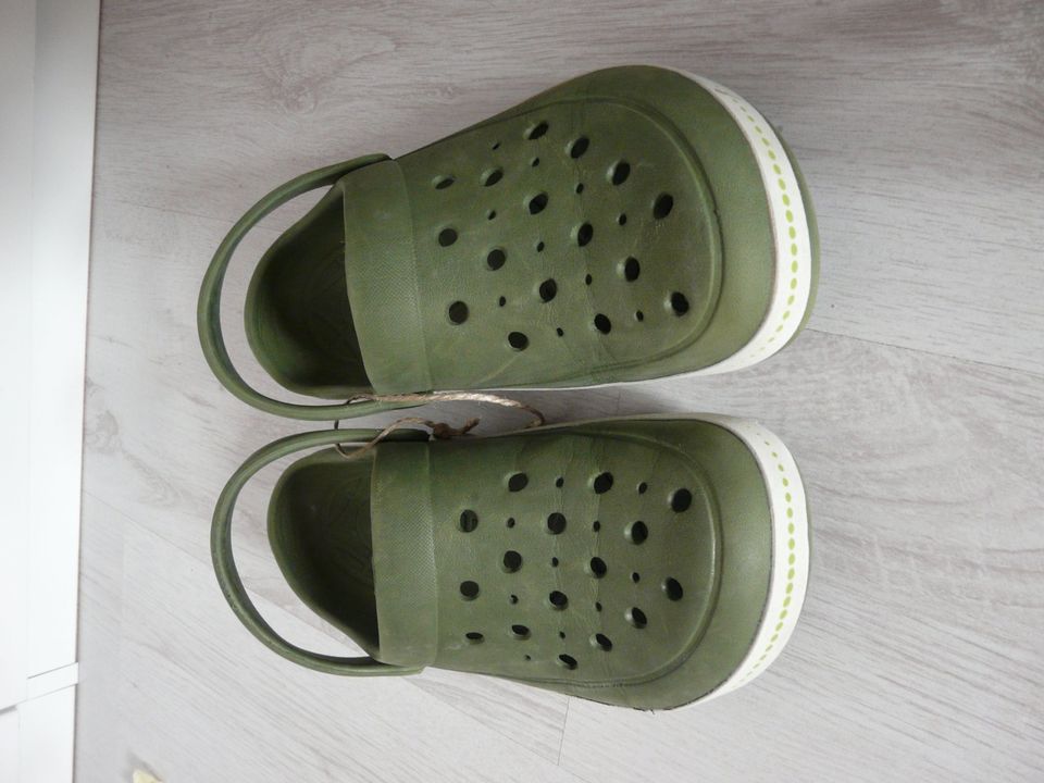 Sandalen Schuhe Kinderschuhe grün-weiß in Wedemark