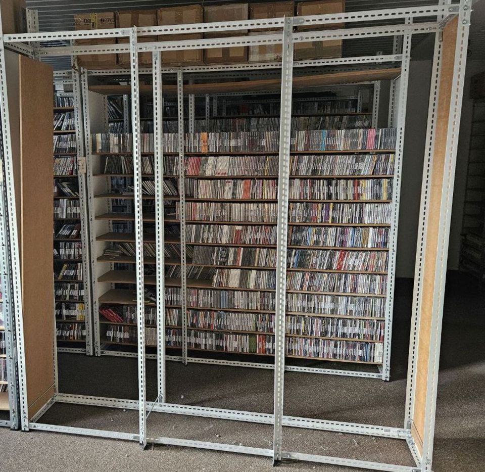 Extra stabile CD-Regale mit Fachböden / ca. 5000 CDs pro Regal in Griesheim