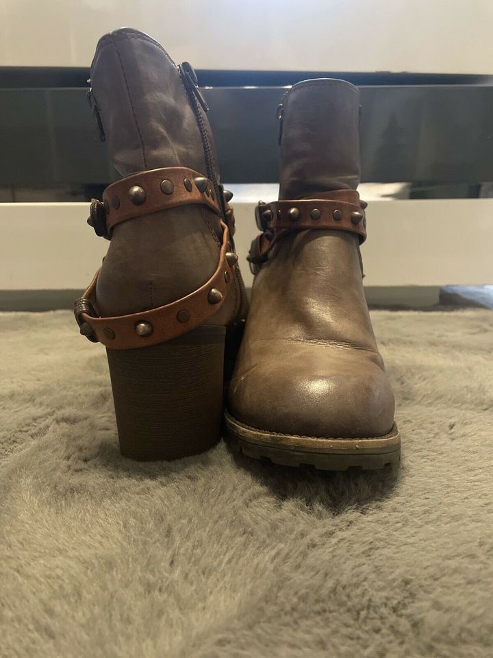 Braune Leder ankle boots Stiefelette Gr. 39, neuwertiger Zustand in Velbert