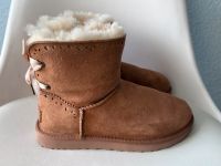 Ugg Australia Boots Chestnut Schleife Limited Edition Gr. 39 Niedersachsen - Aurich Vorschau