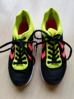 Hummel Hallenturnschuhe Gr. 37 Top Zustand Nordrhein-Westfalen - Ratingen Vorschau