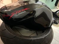 Honda VTR 1000 F Tank mit Benzinhahn Niedersachsen - Liebenburg Vorschau