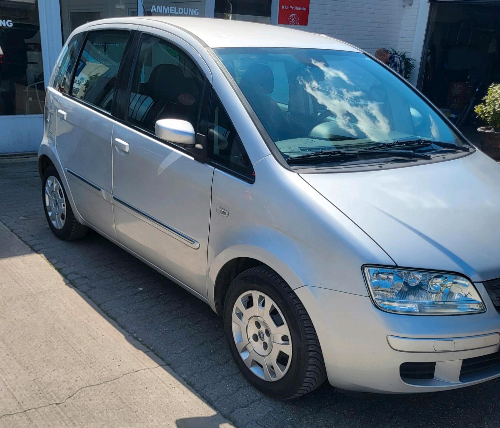 Abbildung des Autos fiat idea automatik