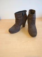 Stiefelette s.Oliver taupe Gr. 39 Schleswig-Holstein - Hoisdorf  Vorschau