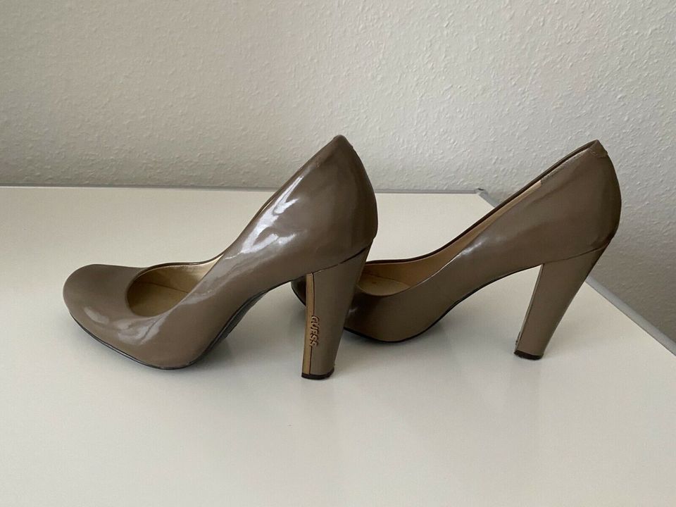 Wunderschöne Pumps von Guess, Gr. 38 in Duisburg