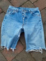 True Vintage Abgeschnittene Levi’s Jeans ultra geflickt Nordrhein-Westfalen - Gummersbach Vorschau