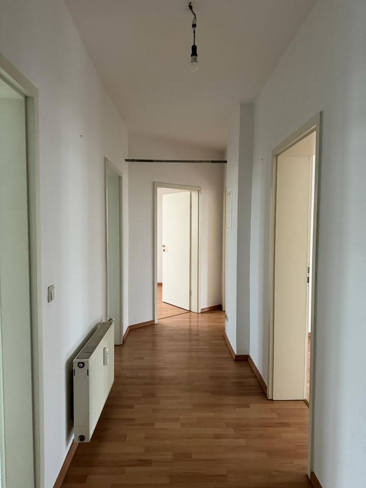 3 Raumwohnung mit großzügigem Bad und Balkon in Magdeburg