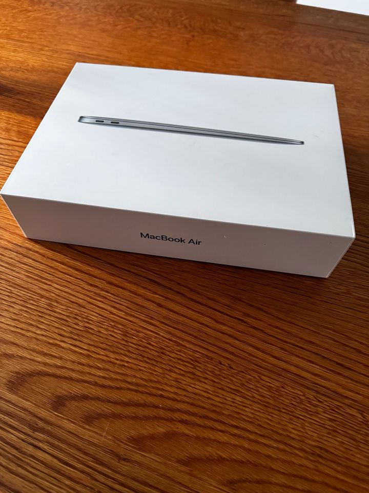 Apple MacBook Air 13“ 2019 (128GB SSD, i5, 8GB Ram) in Berlin