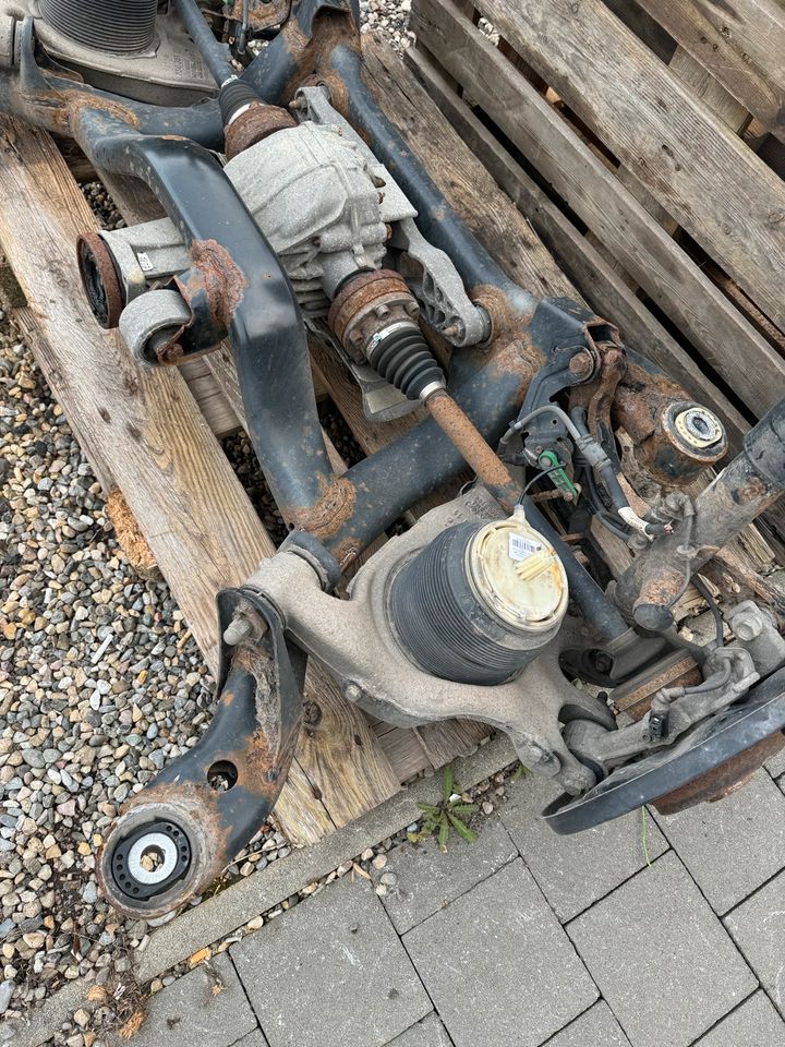 Audi A6 4F 3.0 TDI Hinterachse Luftfahrwerk Achse Differential in Auggen