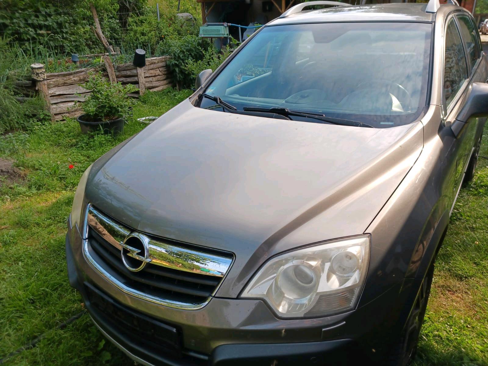 Abbildung des Autos Opel Antara 2,4 l &#x2F;…