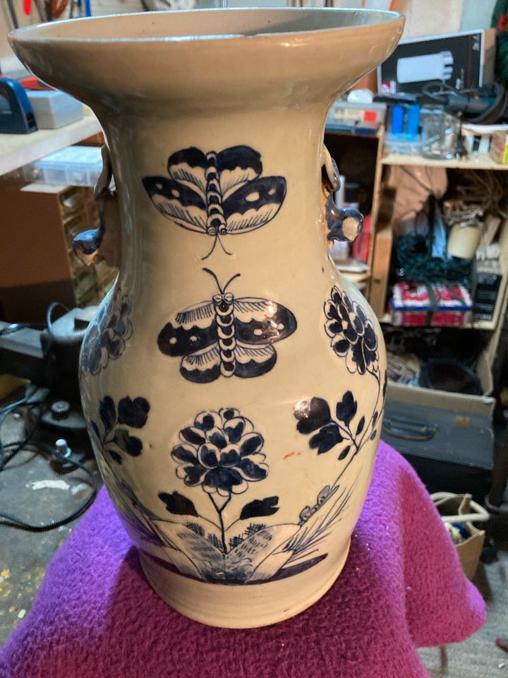Chinesische Vase in Würselen