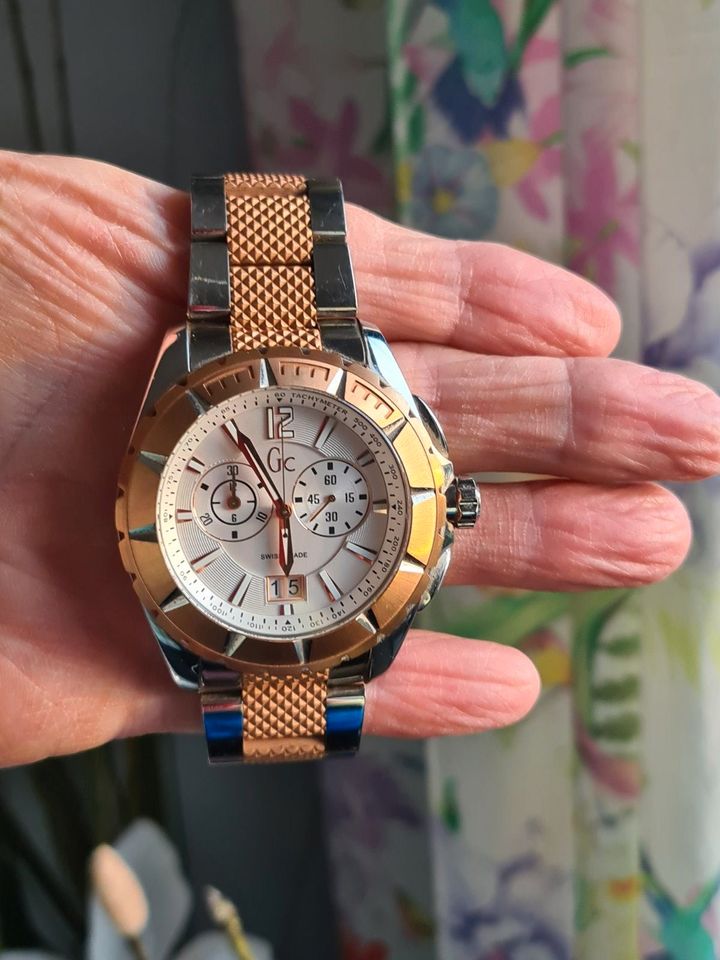 Herren-Armbanduhr von Guess Collection "Swiss Made " in Bad Vilbel