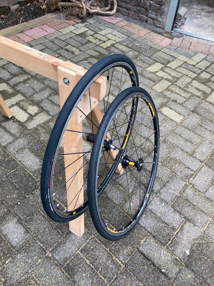 Mavic Aksium Race Laufradsatz inkl. Reifen in Dortmund