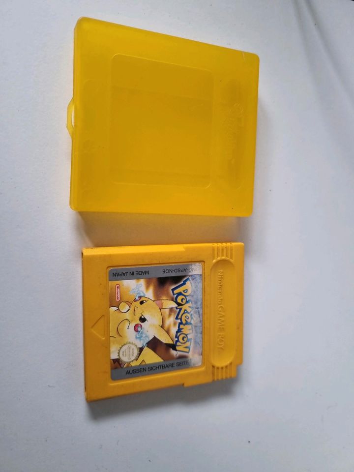 Gamboy Color Pokemon gelbe Edition mit Hülle in Bergheim