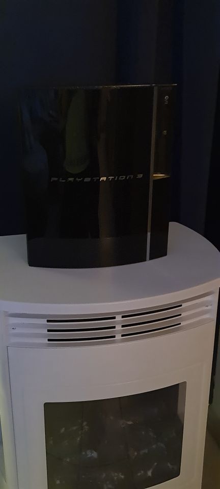 gut erhaltene Sony Playstation 3 Konsole (60 GB) Modell CECHC in Stuttgart