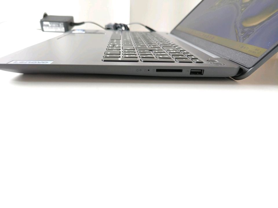 Lenovo IdeaPad 3 ─15" FHD ─ intel i5-1135G7─20 GB RAM ─1 TB NVMe in Boppard