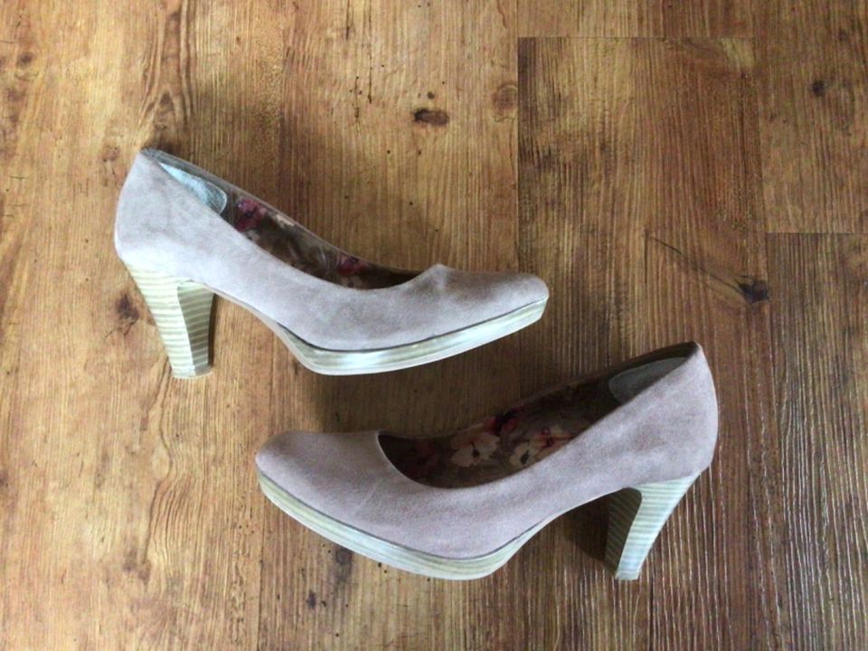 Pumps beige nude  Schuhe 39 High Heels in Neu-Anspach