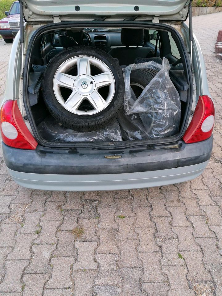 Renault Clio 2 in Schömberg b. Württ