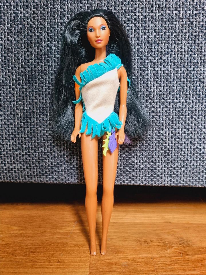 Color Splash Hair Pocahontas Barbie 1995 vintage Mattel in Berlin