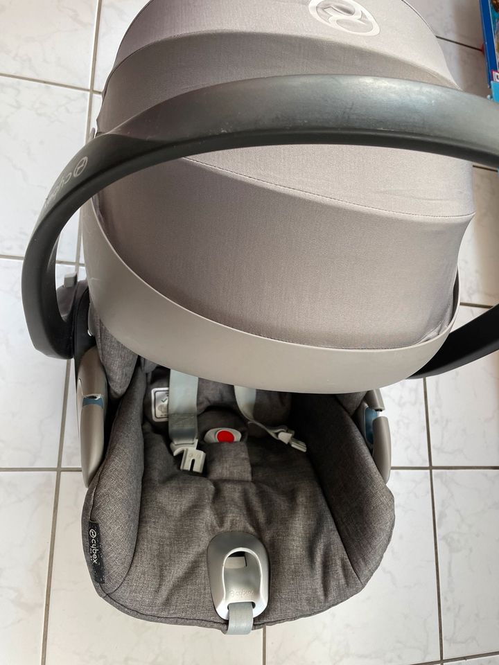 Cybex Cloud Z i-size+ Platinum Babyschale Newborn in Burgwedel