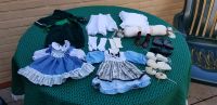 Puppenbekleidung plus zwei Porzellanpuppen Niedersachsen - Ganderkesee Vorschau