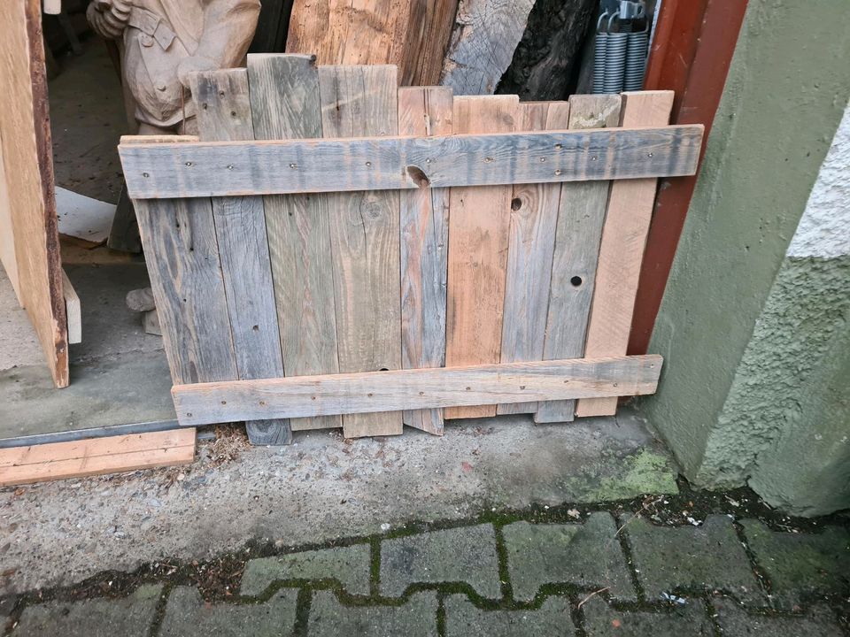 Holz Verkleidung, Garderobe, Sichtschutz, Schiebetür in Mietingen