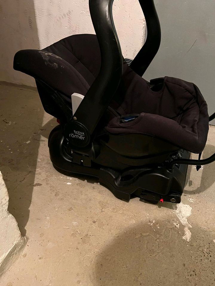 RÖMER Isofix+Baby Schale in Rostock