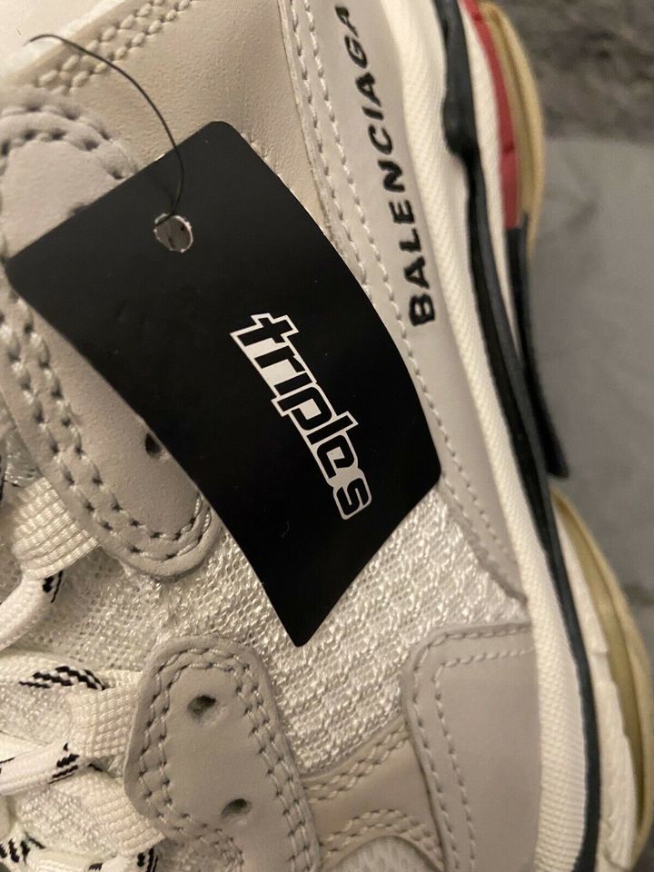 Balenciaga Triple S Gr. 41 Neu fallen größer aus wie eine 42 in Köln