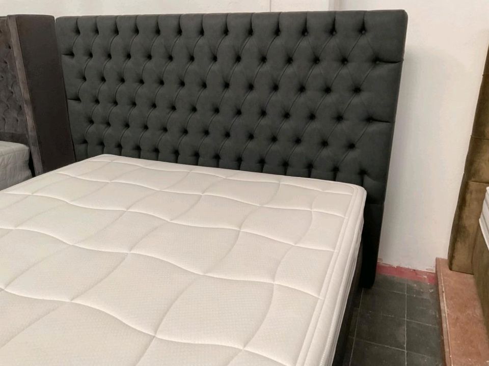 Luxus Boxspringbett,180x200,32cm Matratze,Chesterfield,Neuware in Detmold