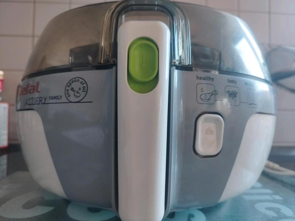 TEFAL ActiFry Family AH9002 Heißluftfritteuse / Fritteuse / 1,5kg in Nürnberg (Mittelfr)