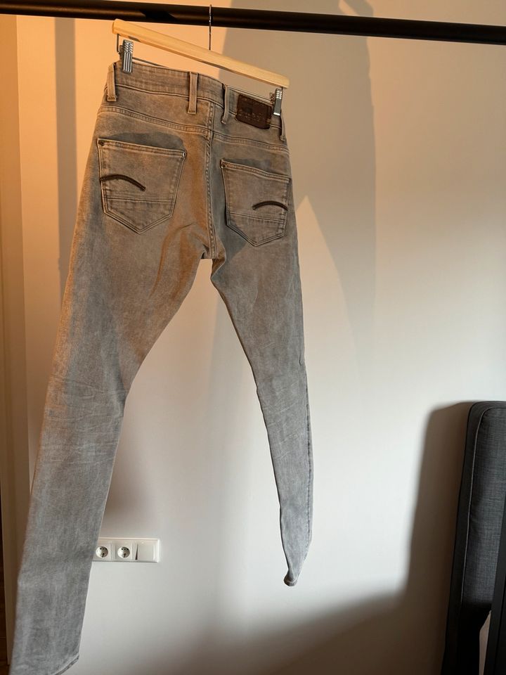 Jeans Grau Raw SuperSlim 31/34 in Hof (Saale)