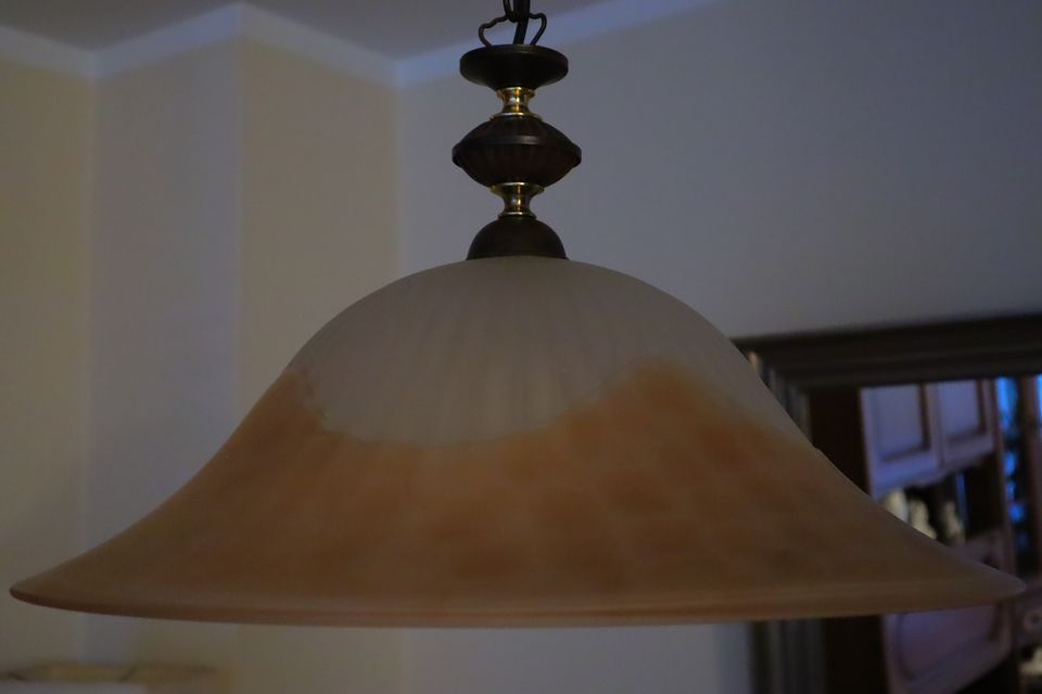 Deckenlampe Hängelampe im Landhaus Stil mit Glasschirm Top Massiv in Frechen