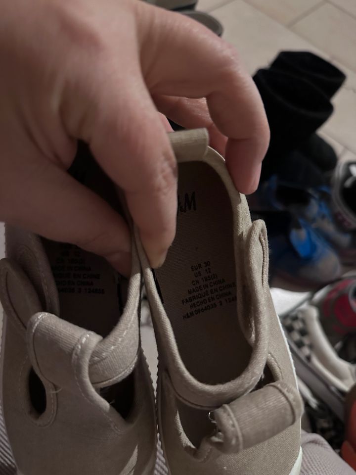 Kinderschuhe Nike /adidas/fila in Niederdorfelden