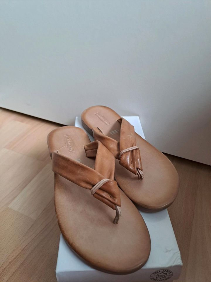 Deichmann 5th Avenue Leder Schuhe 39 Flip Flops Boho in Duisburg