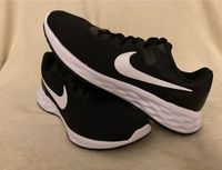 C 5.8 NIKE Turnschuhe Gr. 38,5 Brandenburg - Oberkrämer Vorschau