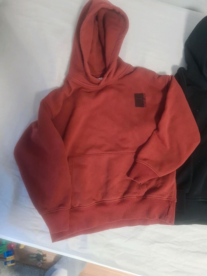 Zara Hoodie Sweatshirt Gr. 128 in Darmstadt