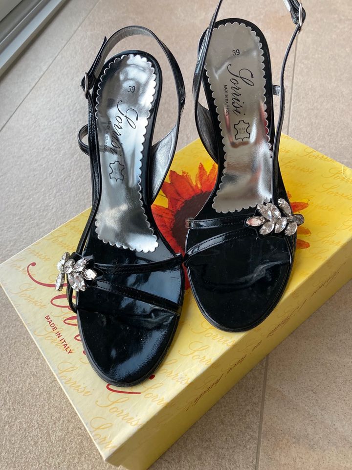 Pumps High Heels Damenschuhe Gr.39 neu in Nettersheim