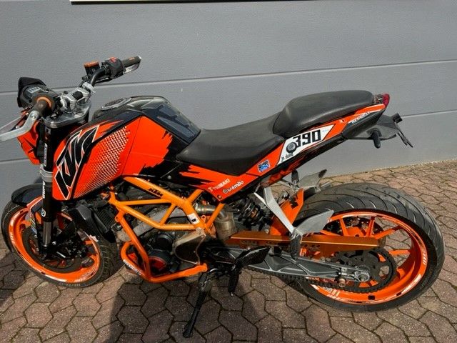 KTM 390 Duke Bastlerfahrzeug in Binningen