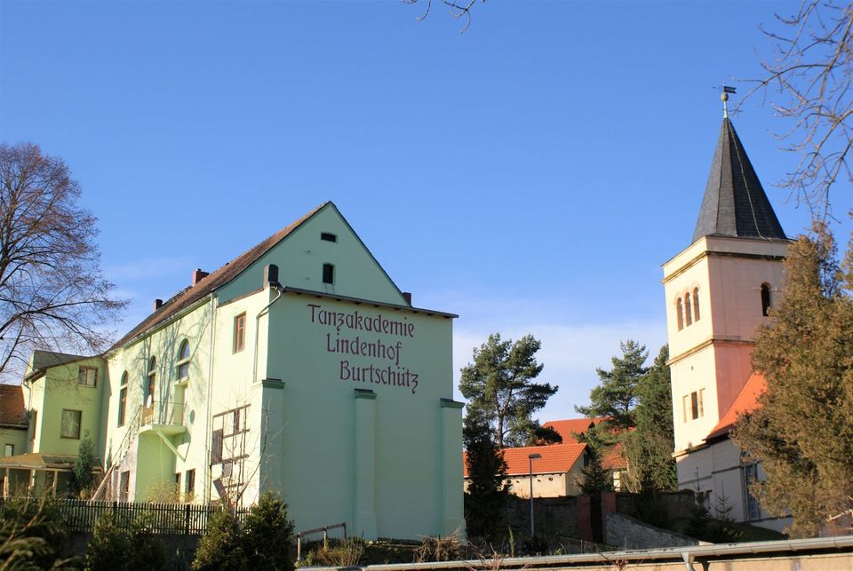 Sanierter Gasthof mit Tanzsaal und Wohnraum für ca. 3 Familien in Pegau