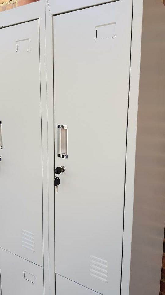 80x Spind Schließfach Garderobenschrank Spinde Locker 6er in Berlin