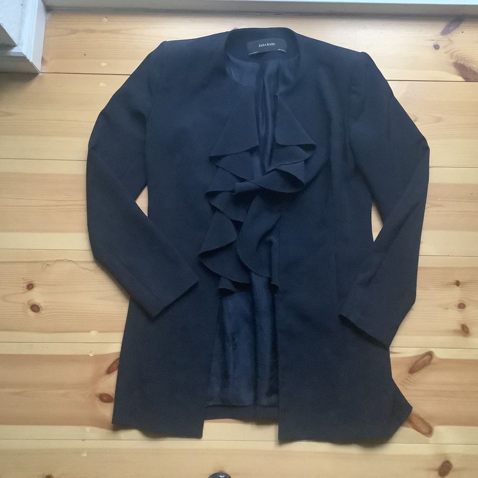 Zara Blazer Größe 40 in Berlin