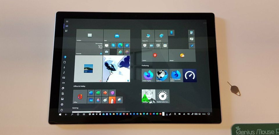 Microsoft Surface Pro LTE Advanced RAM 8gb Speicher 256gb Win10 P in Ebermannstadt